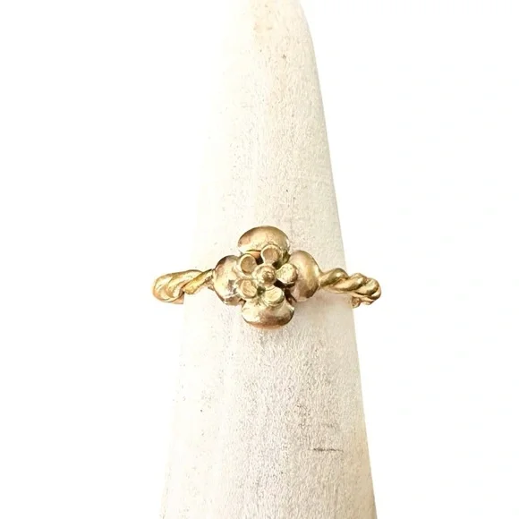 Chanel Gold B13 Camellia Flower Twist Band Ring with Box Size 6 - Picture 8 of 15
